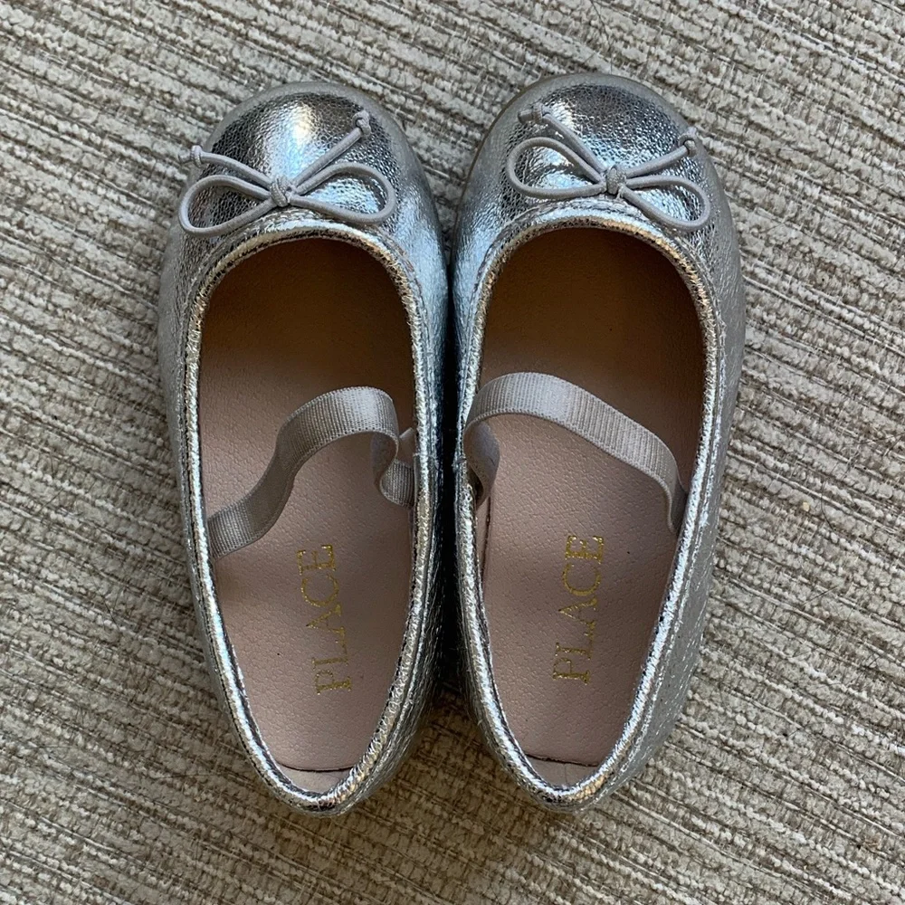 The Children's Place Shiny Silver Dress Shoes Toddler Girl Size 5 EUC